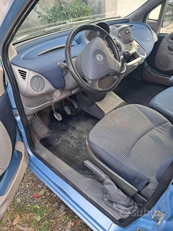 Usata Fiat Multipla 116 CV (85 kW) 2005 Blu Monovolume