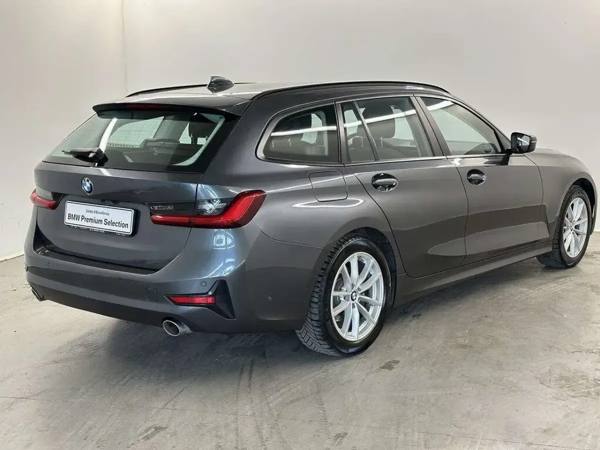 Usata BMW 316 Advantage 122 CV (89 kW) 2021 Grigio Station wagon