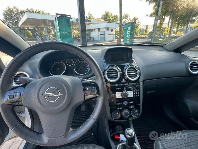 Usata Opel Corsa 86 CV (63 kW) 2015 Bianco Utilitaria