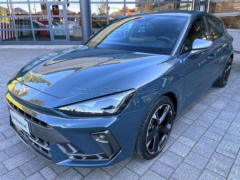 Usata Cupra Leon 150 CV (110 kW) 2024 Fjord blu Berlina