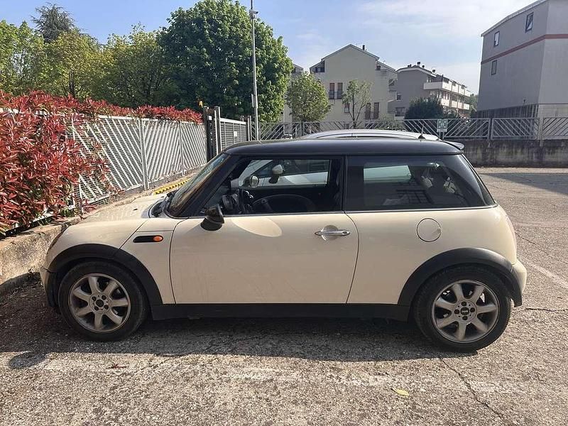 Usata Mini Cooper 116 CV (85 kW) 2004 Utilitaria