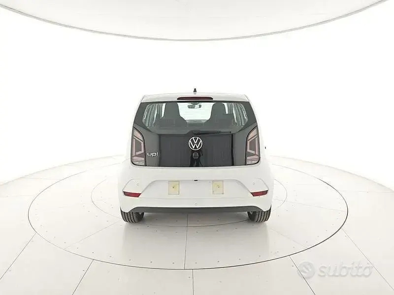 Usata VW up! Move 65 CV (47 kW) 2023 Bianco Utilitaria