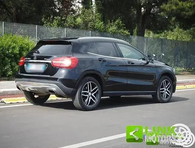 Usata Mercedes GLA200 Premium 136 CV (100 kW) 2016 Nero SUV