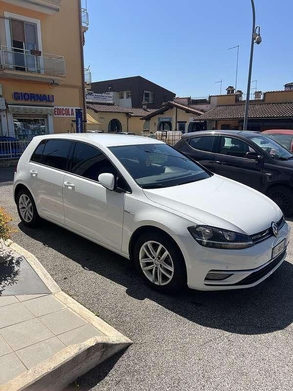 Usata VW Golf VII Highline 110 CV (80 kW) 2017 Berlina