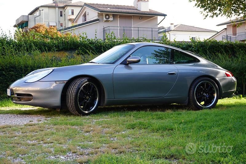 Usata Porsche 996 320 CV (235 kW) 2001 Grigio Coupé