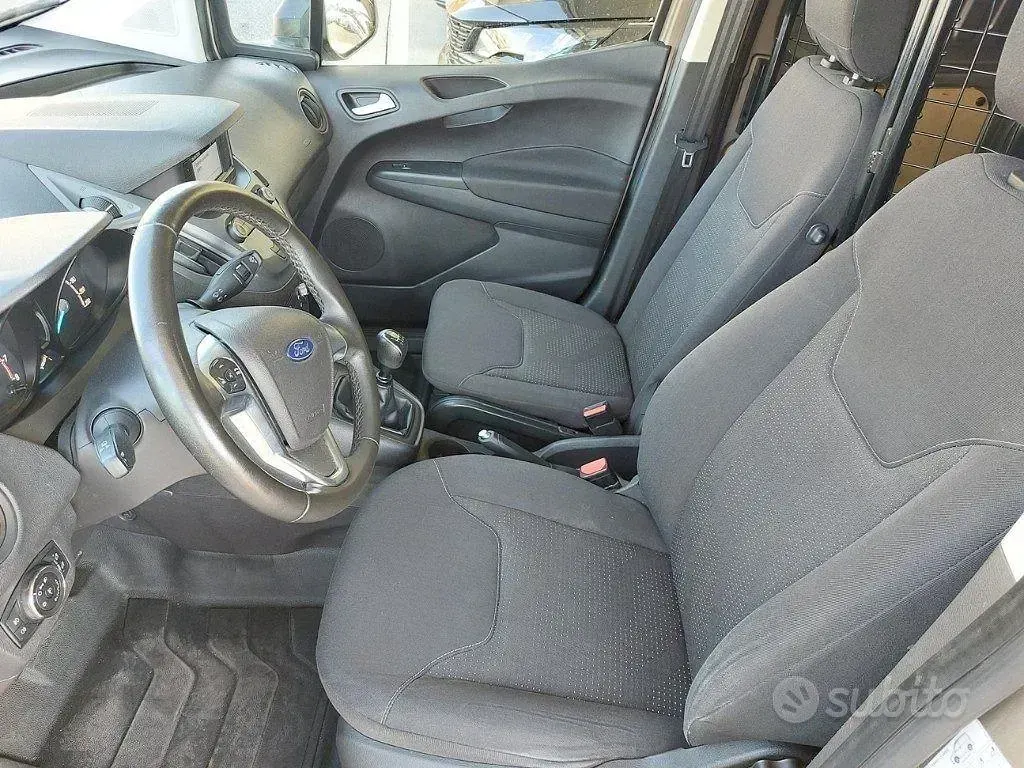 Usata Ford Transit Courier Titanium 101 CV (74 kW) 2018 Marrone Furgone