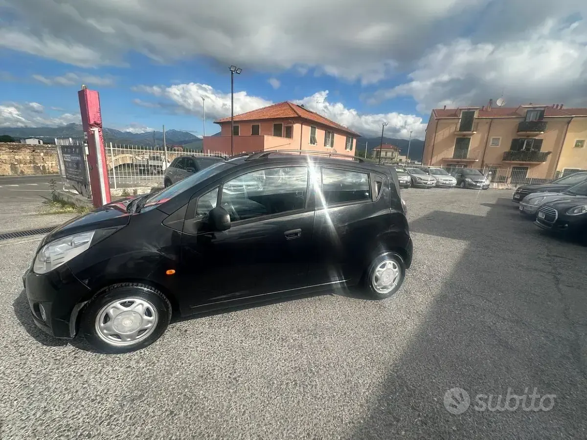Usata Chevrolet Spark 68 CV (50 kW) 2010 Nero Utilitaria