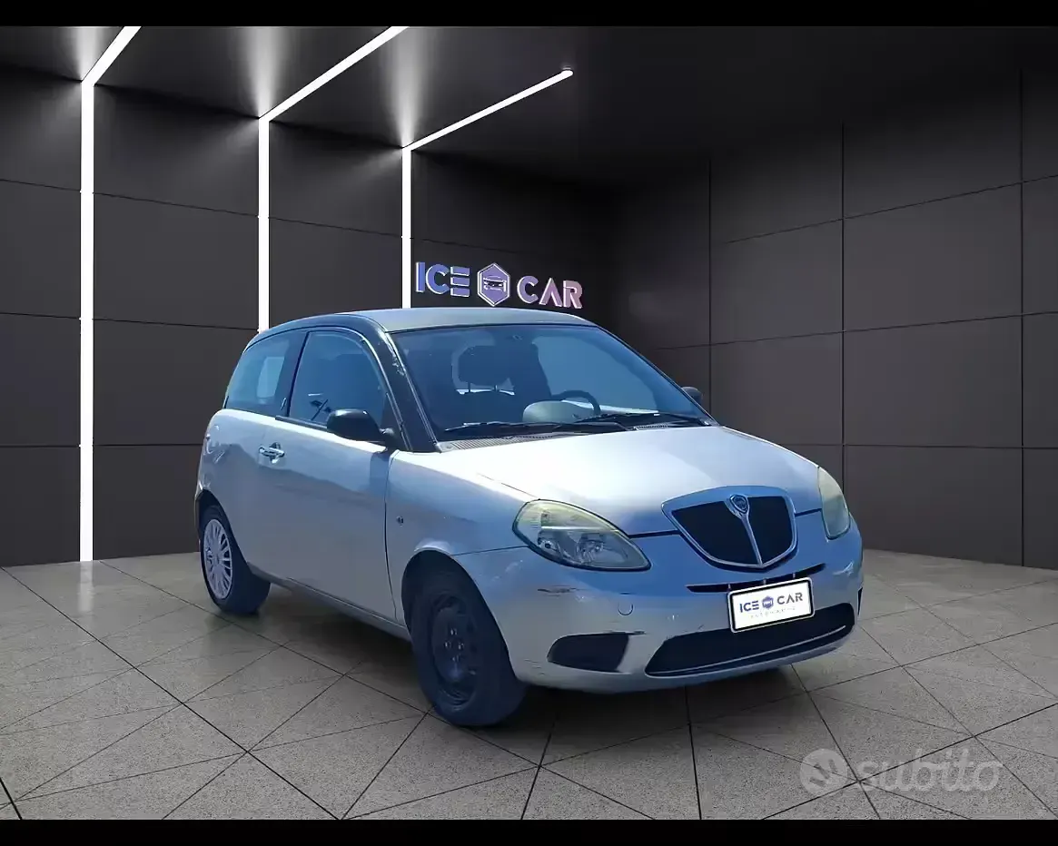 Usata Lancia Ypsilon 60 CV (44 kW) 2007 Grigio Utilitaria
