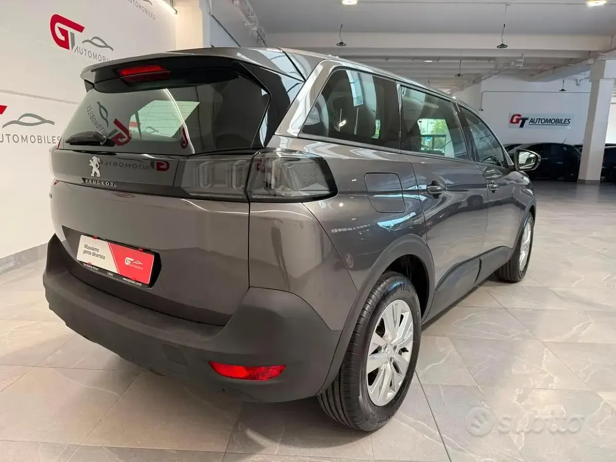 Usata Peugeot 5008 Business-Line 131 CV (96 kW) 2021 Grigio SUV