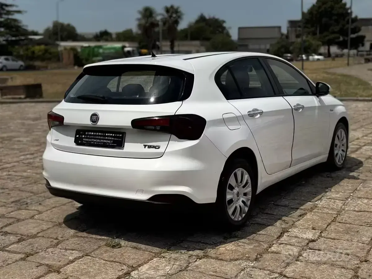 Usata Fiat Tipo Easy 120 CV (88 kW) 2018 Berlina