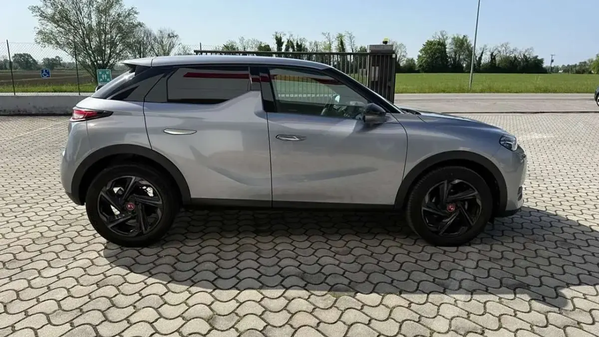 Usado DS Automobiles DS3 Crossback Performance 102 CV (75 kW) 2020 Gris SUV