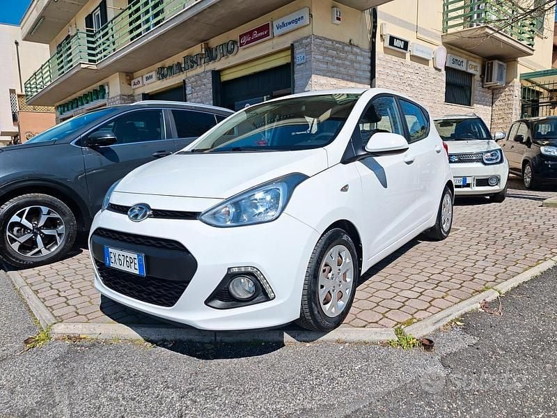 Usata Hyundai i10 Edition 87 CV (63 kW) 2015 Bianco Utilitaria