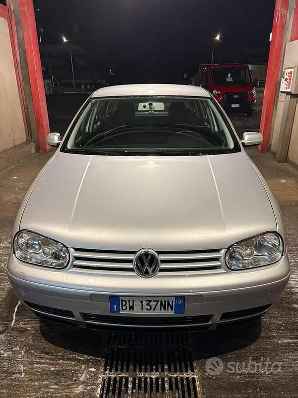 Usata VW Golf IV 130 CV (95 kW) 2001 Berlina
