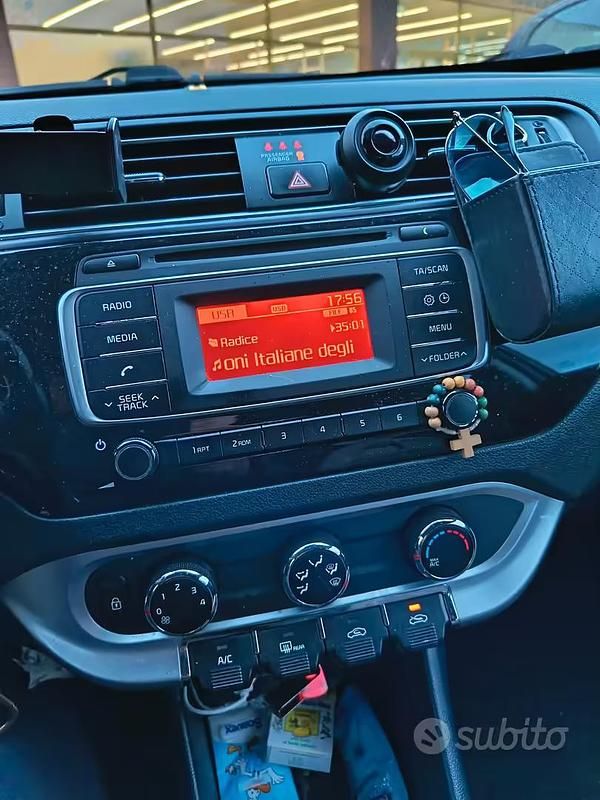 Usata Kia Rio 75 CV (55 kW) 2016 Grigio Utilitaria