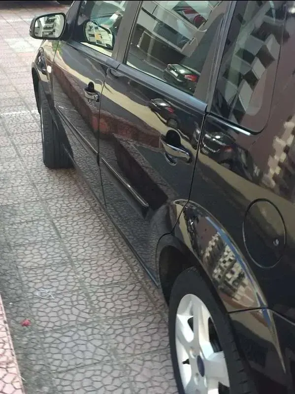 Usata Ford Fiesta Titanium 68 CV (50 kW) 2007 Utilitaria