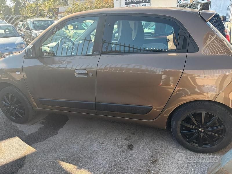 Usata Renault Twingo Life 70 CV (51 kW) 2017 Marrone Utilitaria