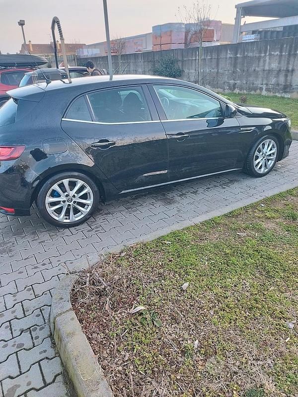 Usata Renault Mégane IV 110 CV (80 kW) 2018 Nero Berlina