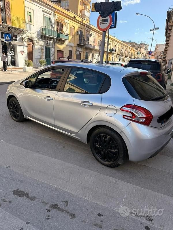 Usata Peugeot 208 Allure 120 CV (88 kW) 2013 Grigio Utilitaria