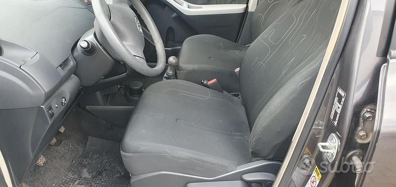 Usata Toyota Yaris 2010 Grigio Utilitaria