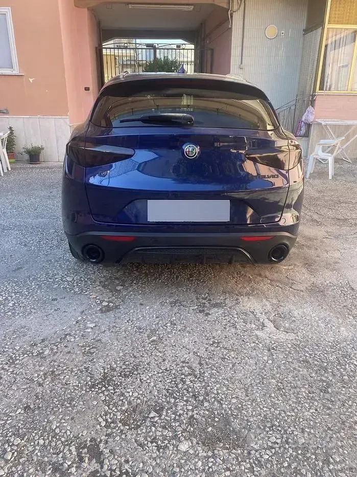 Usata Alfa Romeo Stelvio 210 CV (154 kW) 2017 Bluazzurro SUV