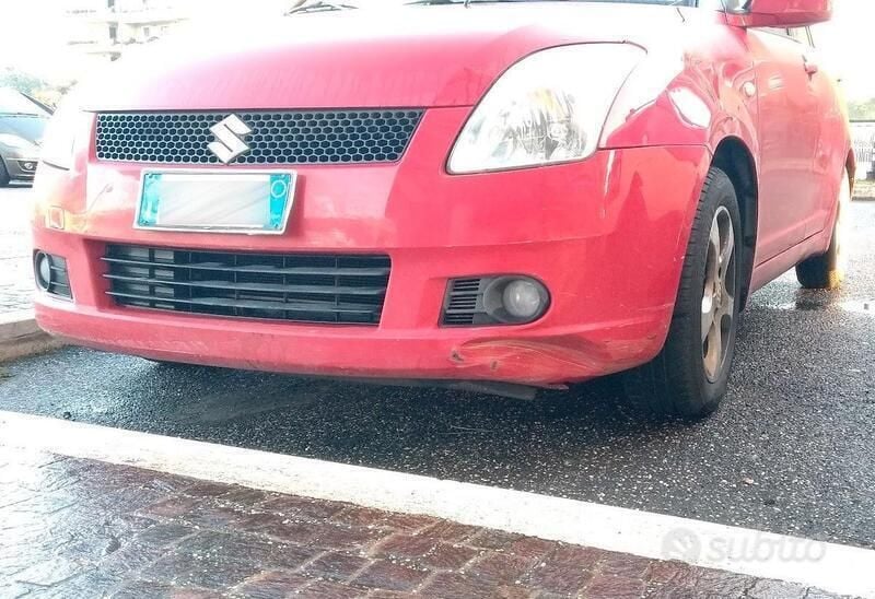 Usata Suzuki Swift 92 CV (67 kW) 2005 Rosso Utilitaria