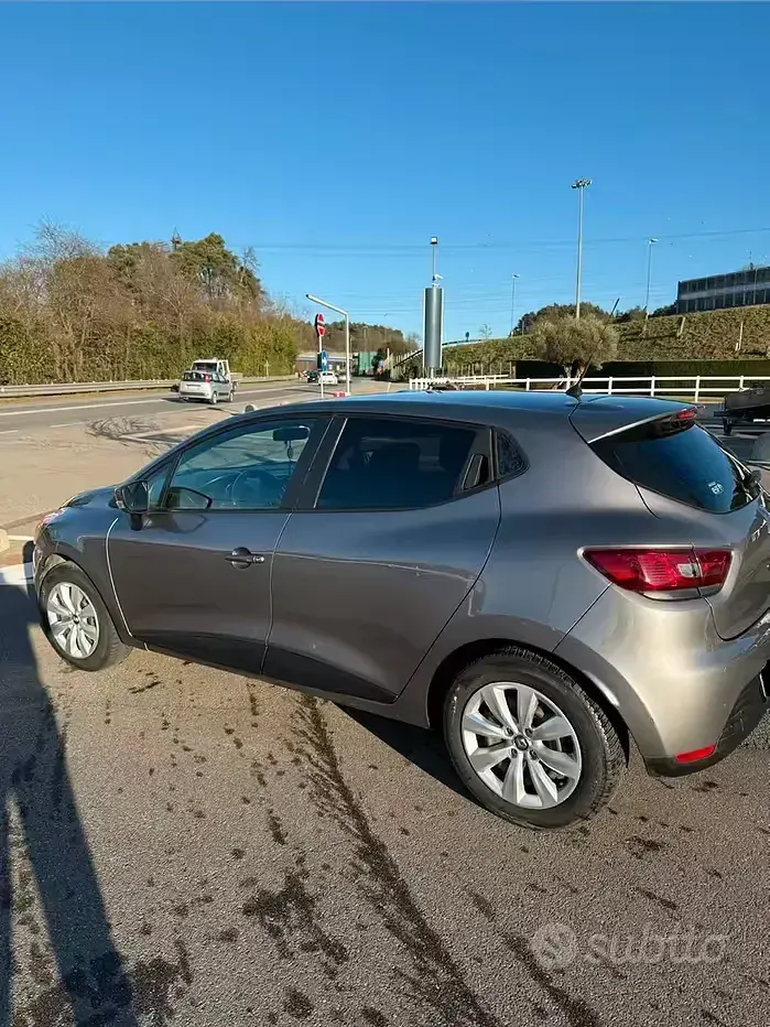 Usata Renault Clio IV 75 CV (55 kW) 2014 Grigio Berlina