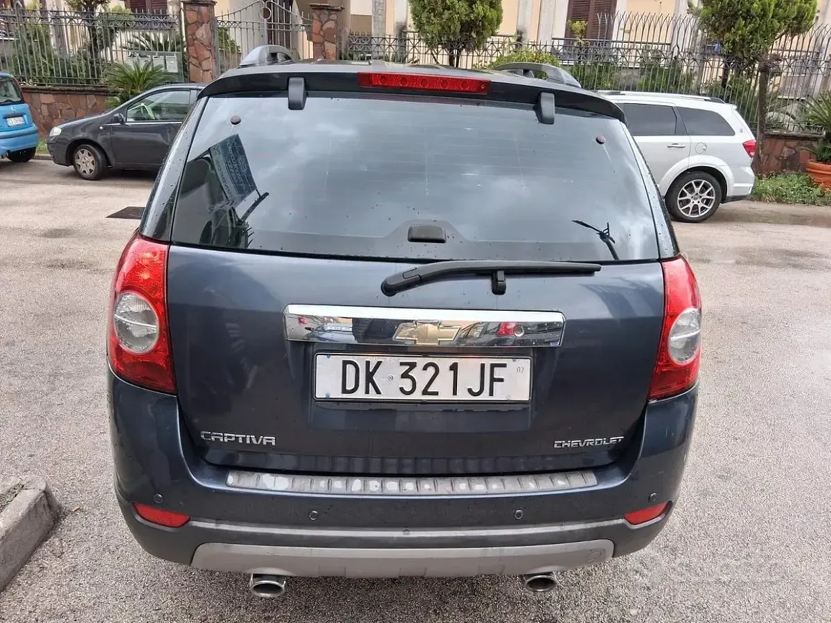 Usata Chevrolet Captiva LS 150 CV (110 kW) 2007 Bluazzurro SUV