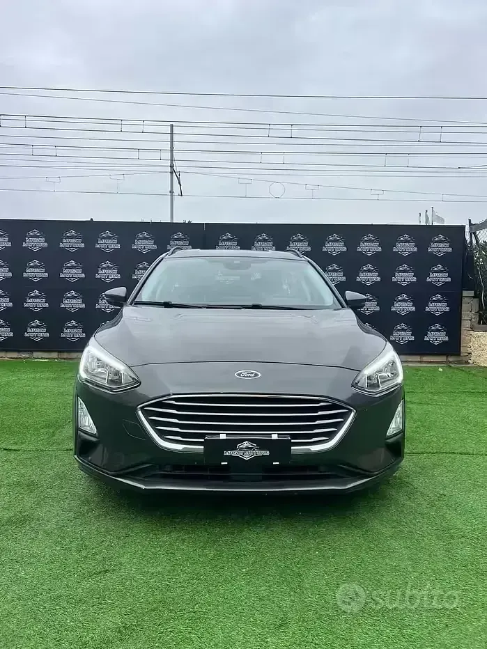Usata Ford Focus ST-Line 120 CV (88 kW) 2022 Grigio Station wagon
