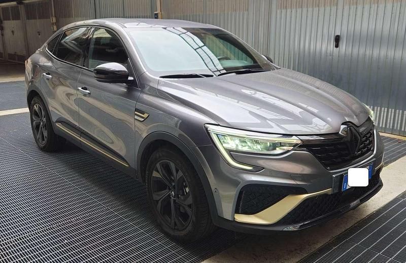 Usata Renault Arkana Engineered 94 CV (69 kW) 2023 Grigio SUV