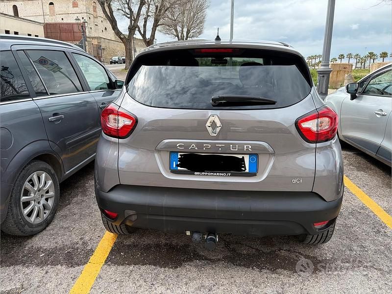 Usata Renault Captur 90 CV (66 kW) 2016 Grigio SUV