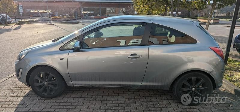 Usata Opel Corsa 2012 Grigio Utilitaria