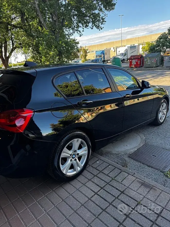 Usata BMW 116 Sport Line 116 CV (85 kW) 2017 Nero Utilitaria