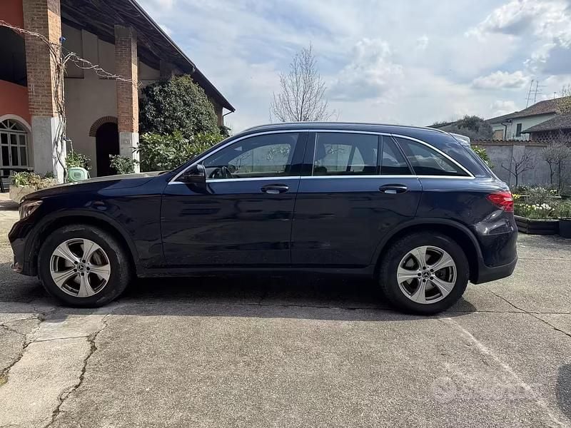 Usata Mercedes GLC250 211 CV (155 kW) 2019 Blu SUV
