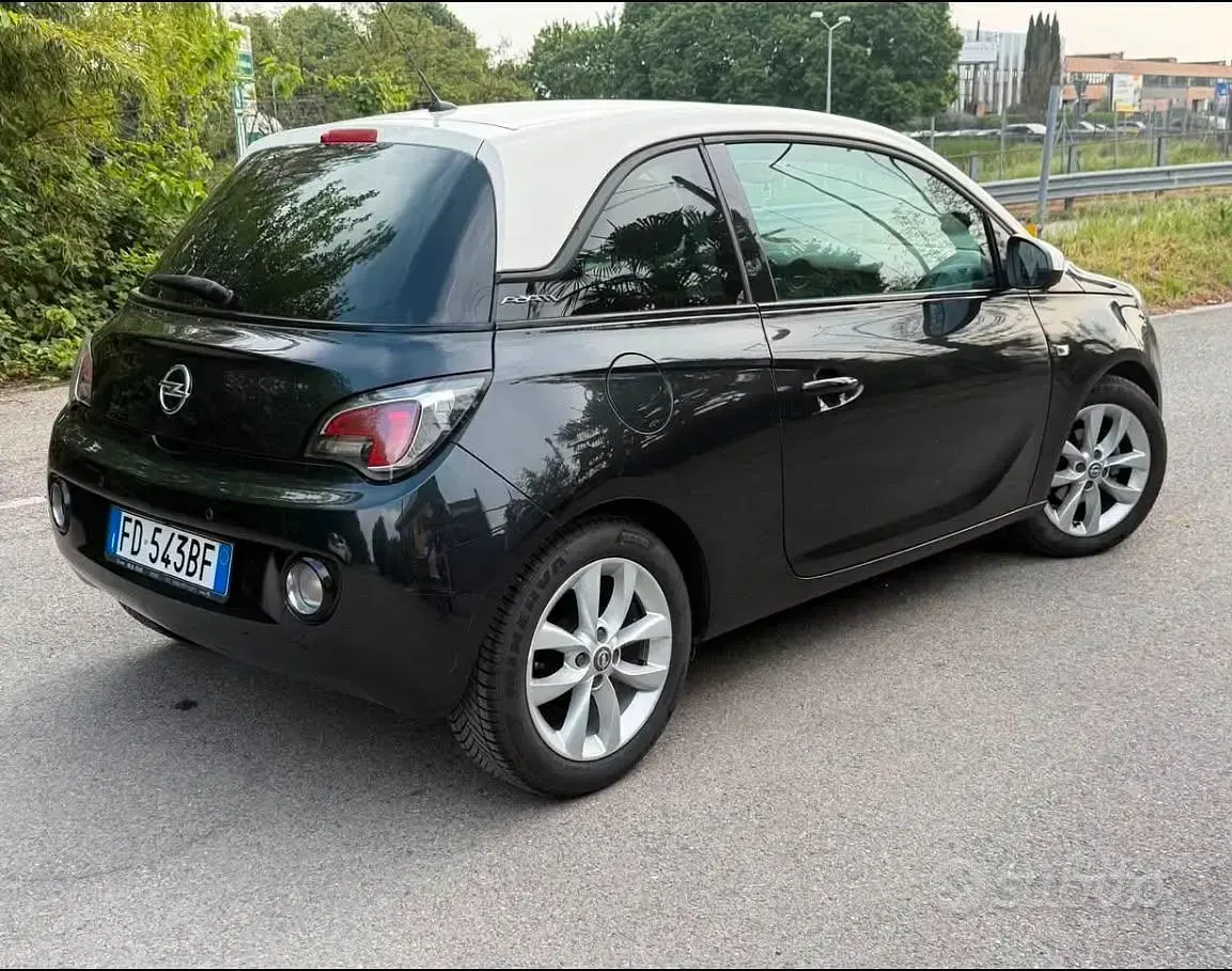 Usata Opel Adam 69 CV (50 kW) 2016 Utilitaria