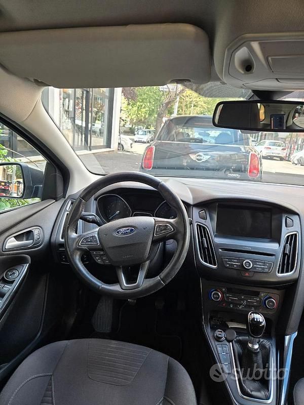 Usata Ford Focus Titanium 120 CV (88 kW) 2018 Grigio Station wagon