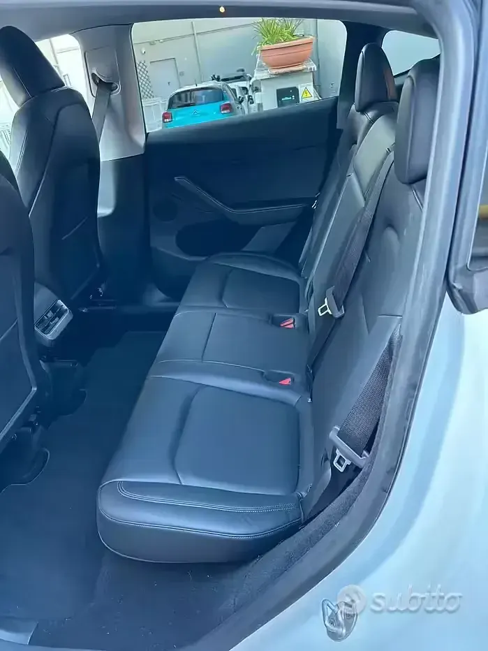 Usata Tesla Model Y 189 kW (258 CV) 2023 Bianco SUV