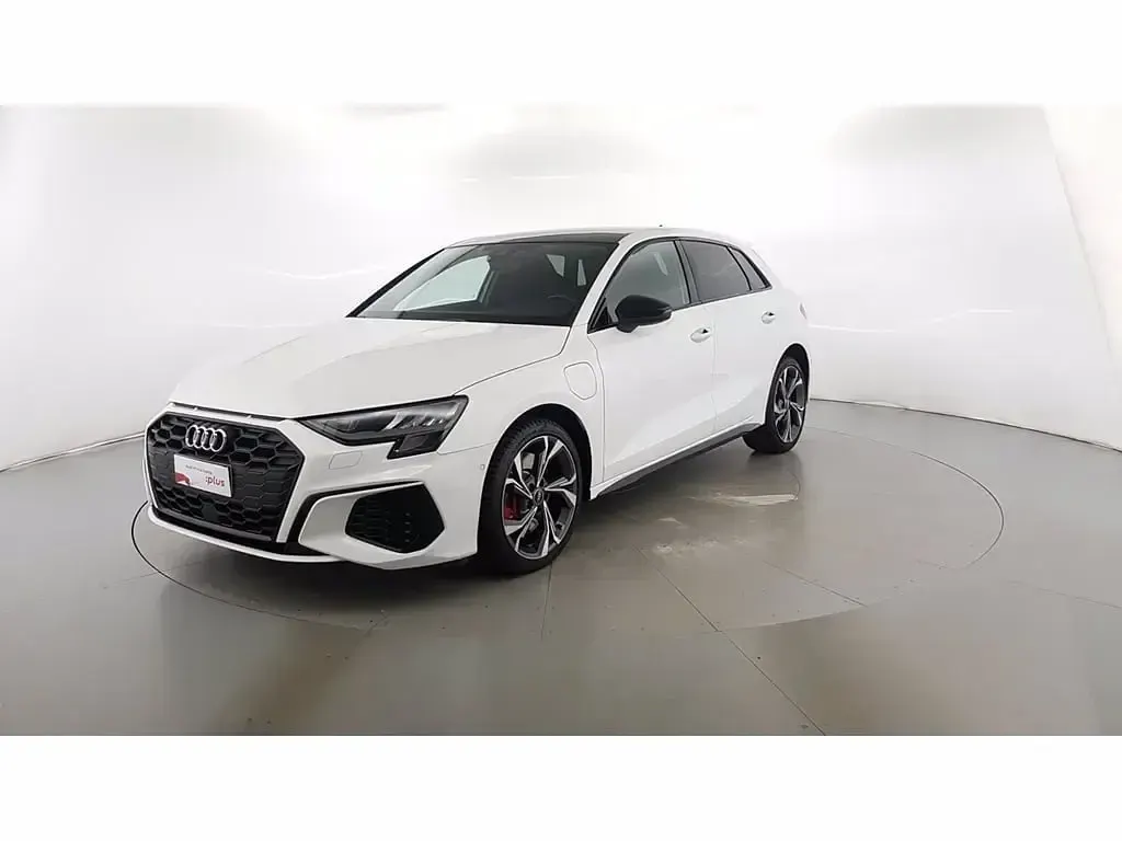 Usata Audi A3 Sportback e-tron S-Line 245 CV (180 kW) 2022 Bianco Utilitaria