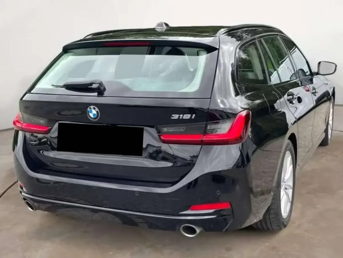 Usata BMW 318 156 CV (114 kW) 2024 Nero tinta unita Station wagon