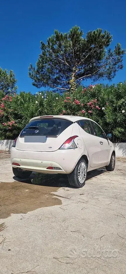Usata Lancia Ypsilon 95 CV (69 kW) 2016 Utilitaria