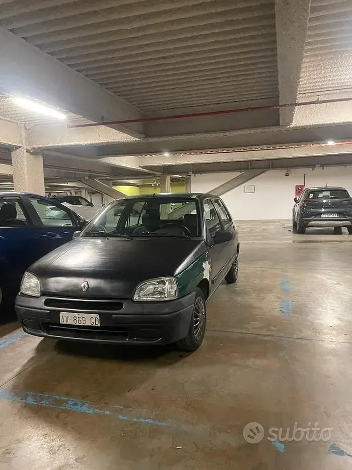 Usata Renault Clio 78 CV (57 kW) 1997 Nero Utilitaria