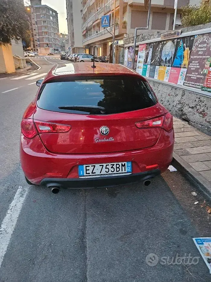 Usata Alfa Romeo Giulietta 150 CV (110 kW) 2015 Rosso Utilitaria