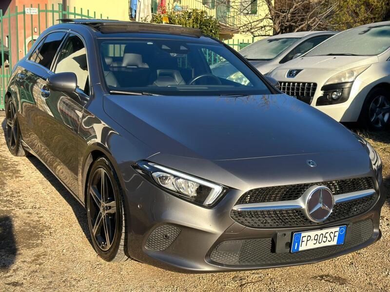 Usata Mercedes A180 116 CV (85 kW) 2019 Grigio Berlina