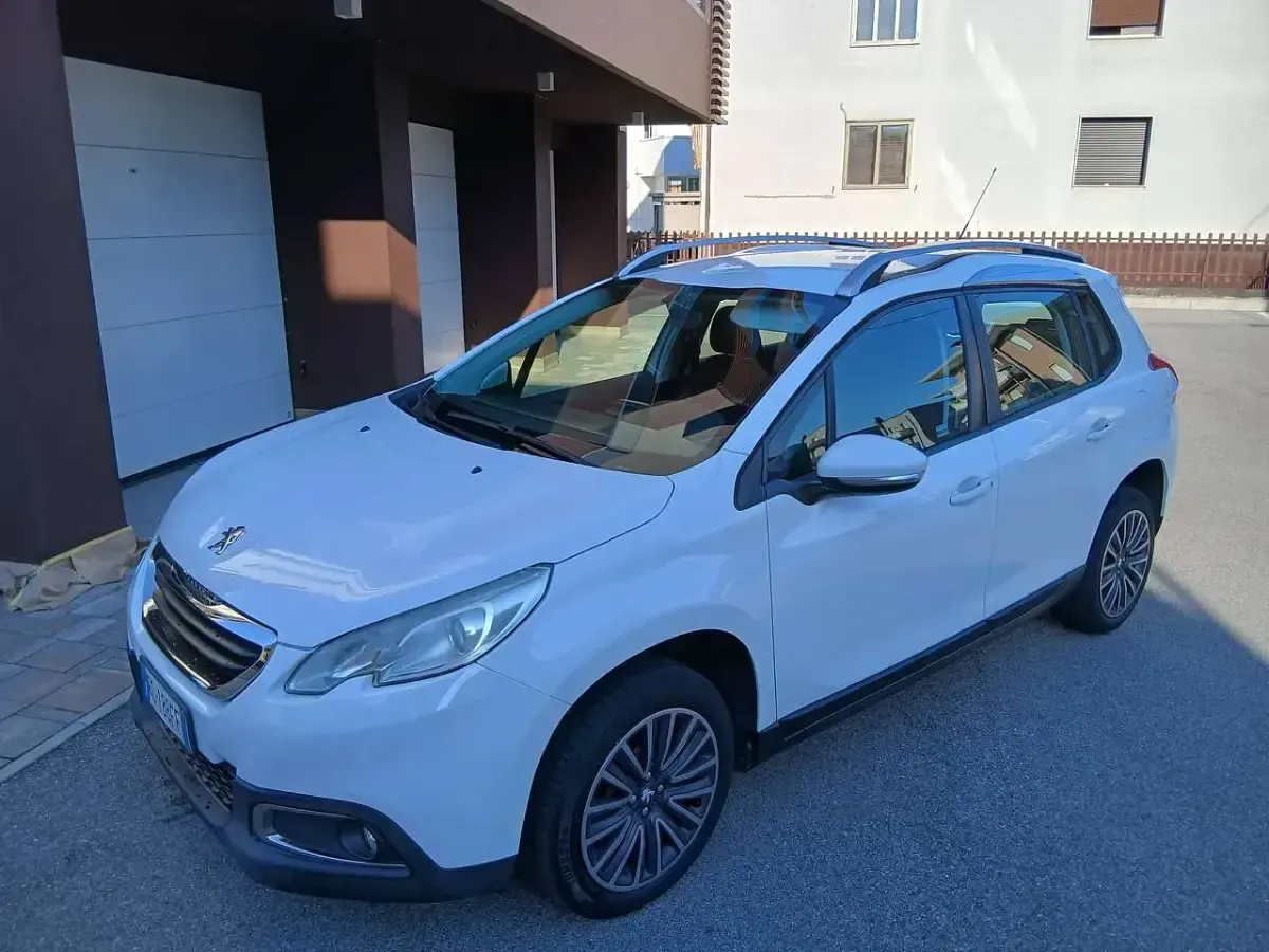 Usata Peugeot 2008 Access 68 CV (50 kW) 2013 Bianco SUV
