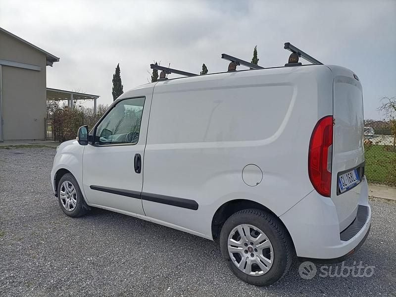 Usata Fiat Doblò 90 CV (66 kW) 2016 Bianco Monovolume