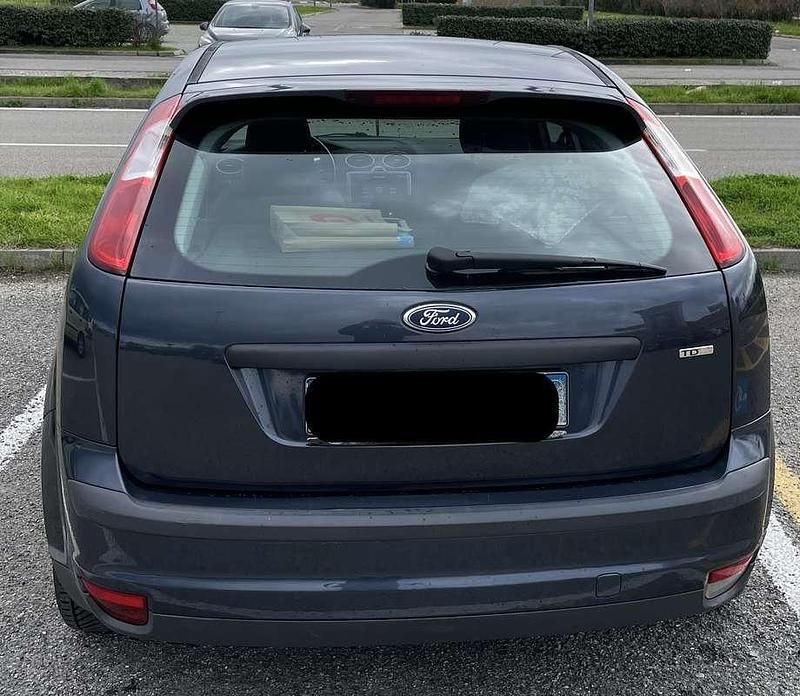 Usata Ford Focus 116 CV (85 kW) 2006 Grigio Berlina