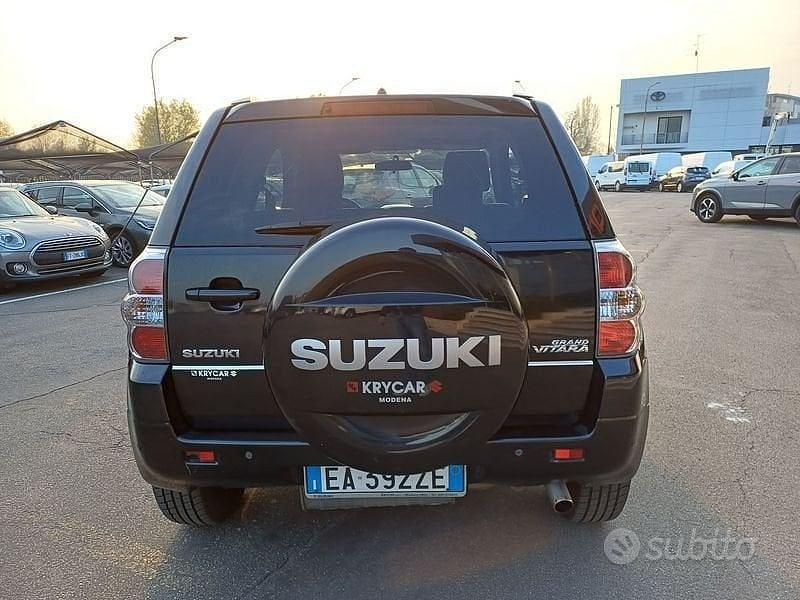 Usata Suzuki Grand Vitara 129 CV (94 kW) 2010 Nero SUV