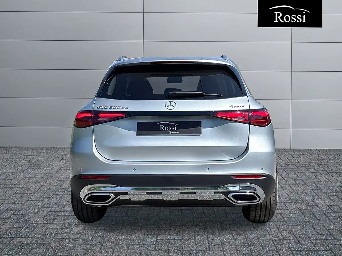 Nuova Mercedes GLC300de 197 CV (144 kW) 2026 Argento