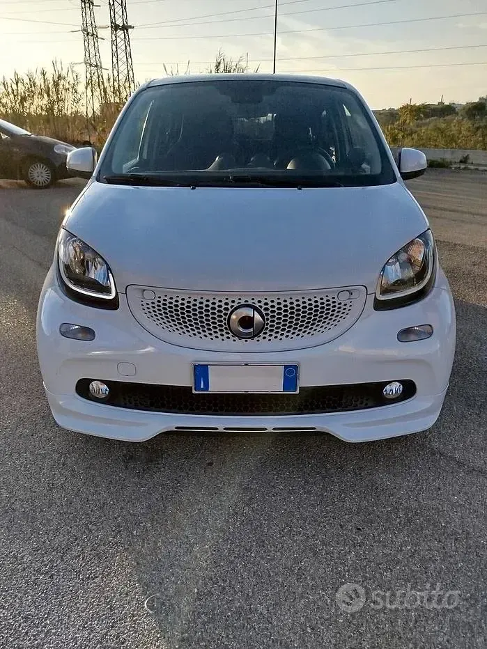 Usata Smart ForFour Brabus 90 CV (66 kW) 2019 Bianco Utilitaria