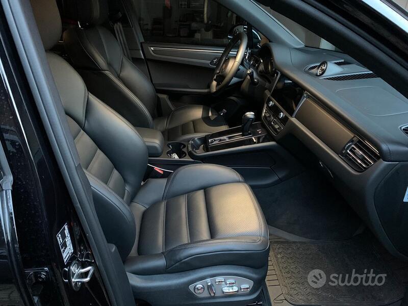 Usato 2023 Porsche Macan 2.0 Benzin 265 CV (83.000 €)