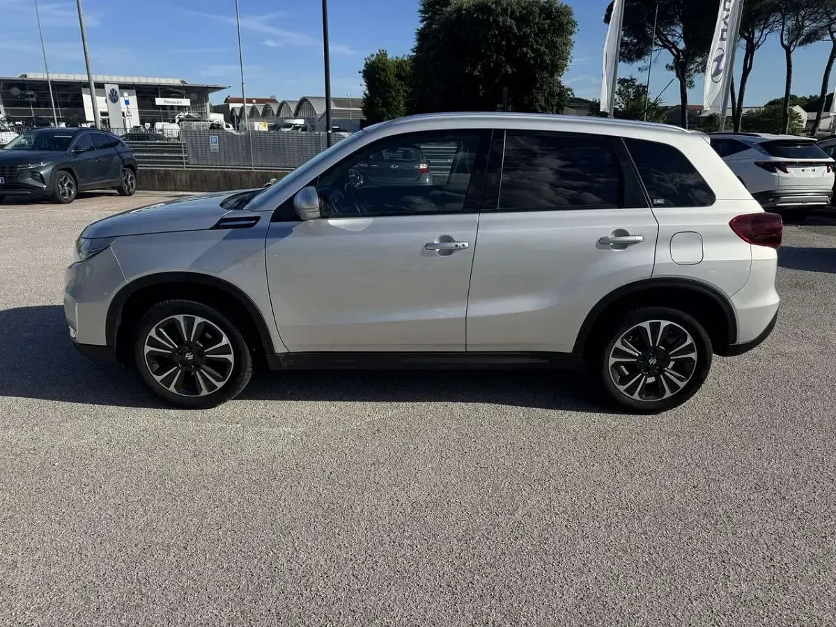 Usata Suzuki Vitara 129 CV (94 kW) 2021 Argento SUV